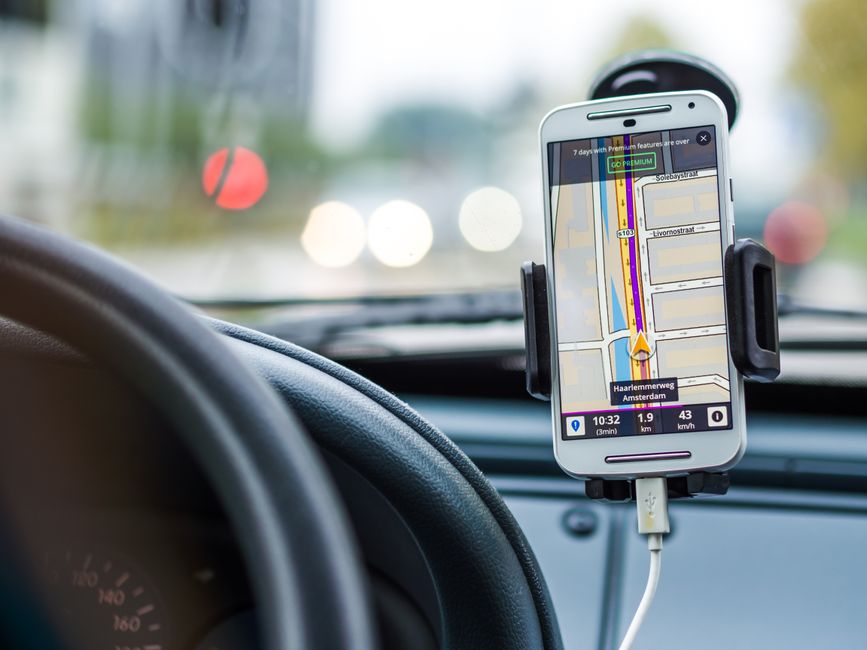 Držač mobitela s bežičnim punjenjem 15W