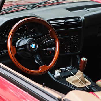 Držač mobitela s bežičnim punjenjem 15W — fotografija 4
